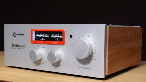 Audiozen Embrace - Hybrid hugging amplifier